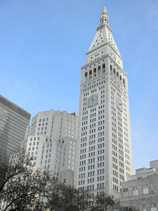 A photo of the Metropolitan Life Insurance building in New York City from 2008.